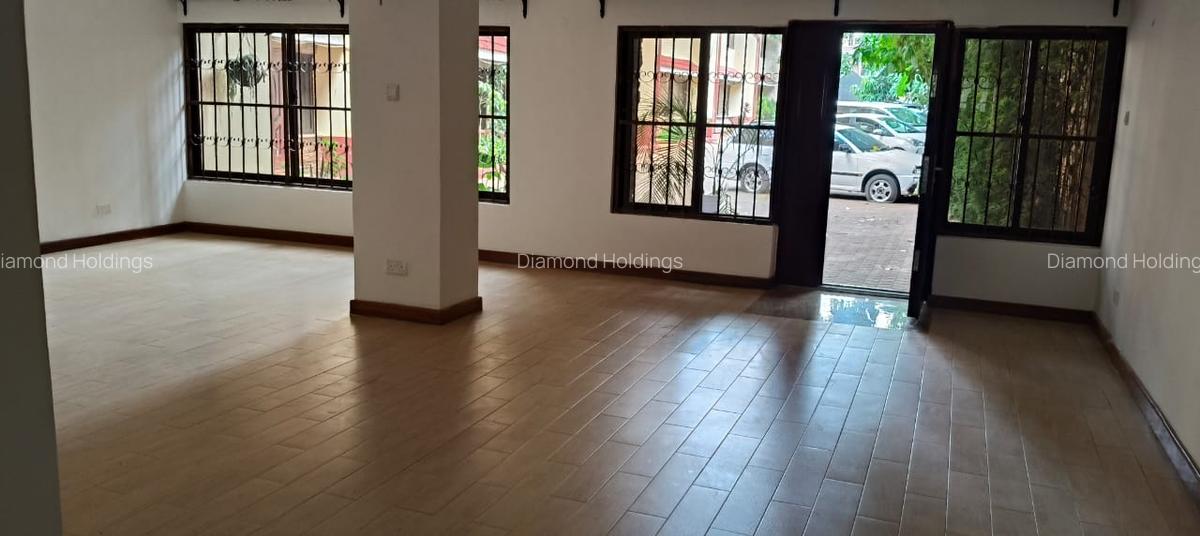 4 Bed Villa with En Suite at Parklands - 8