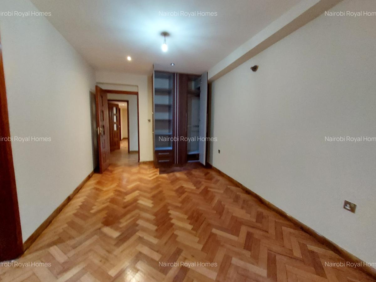 5 Bed Townhouse with En Suite at Convent Drive - 17