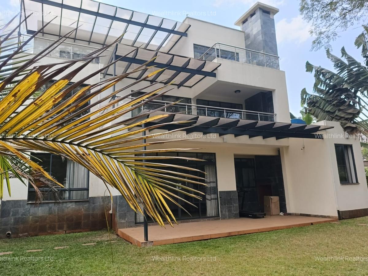 5 Bed Townhouse with En Suite at Lavington - 2