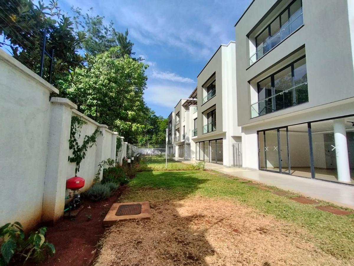 4 Bed Townhouse with En Suite in Lavington - 7