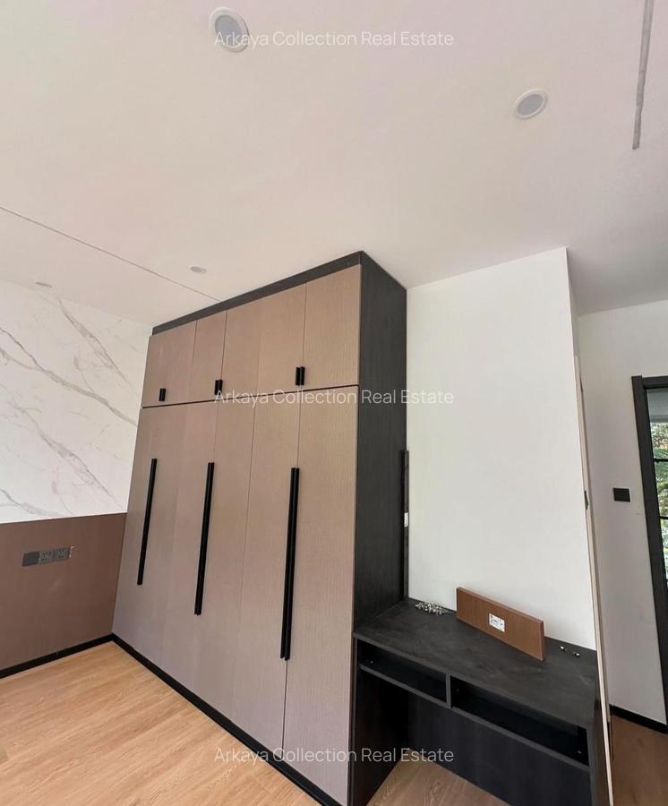 5 Bed Townhouse with En Suite in Lavington - 9