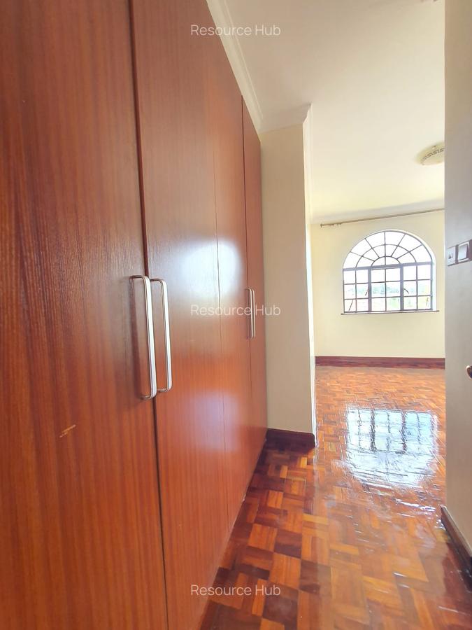 4 Bed Townhouse with En Suite at Loresho - 16