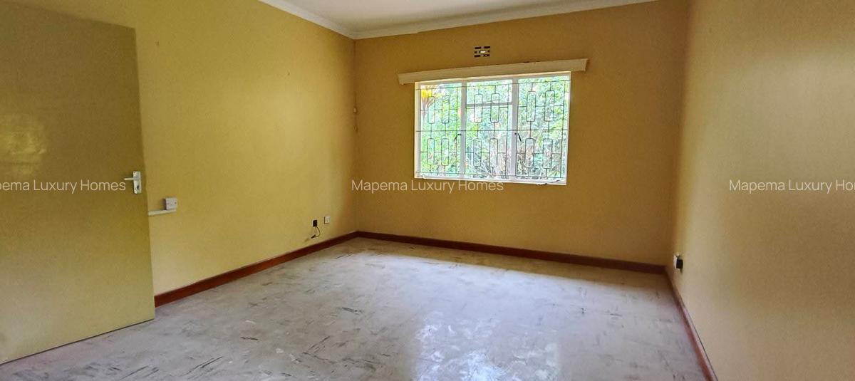 4 Bed House with En Suite at Old Runda - 12
