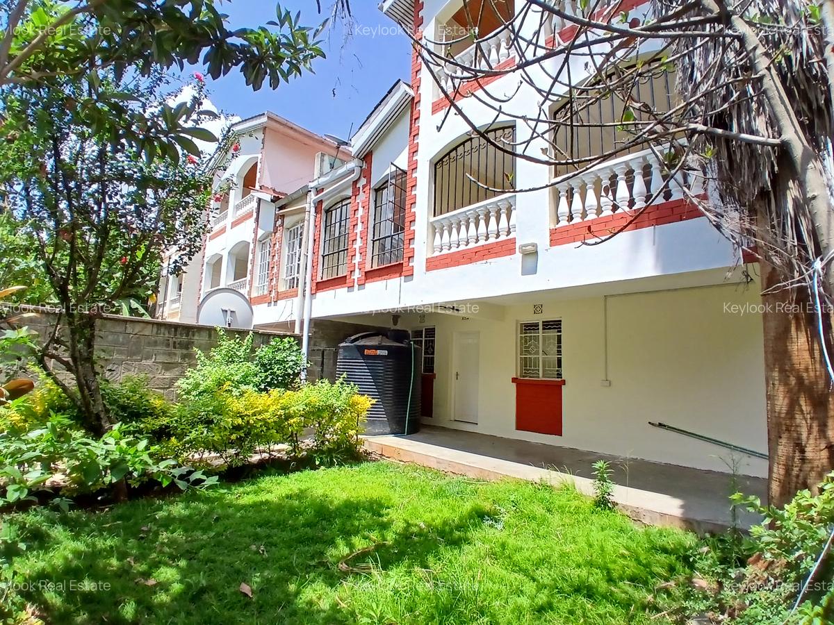 5 Bed Townhouse with En Suite at Lavington - 4