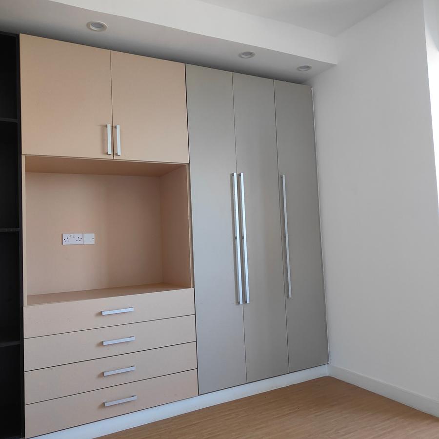 Serviced 3 Bed Apartment with En Suite at Hatheru Road - 5