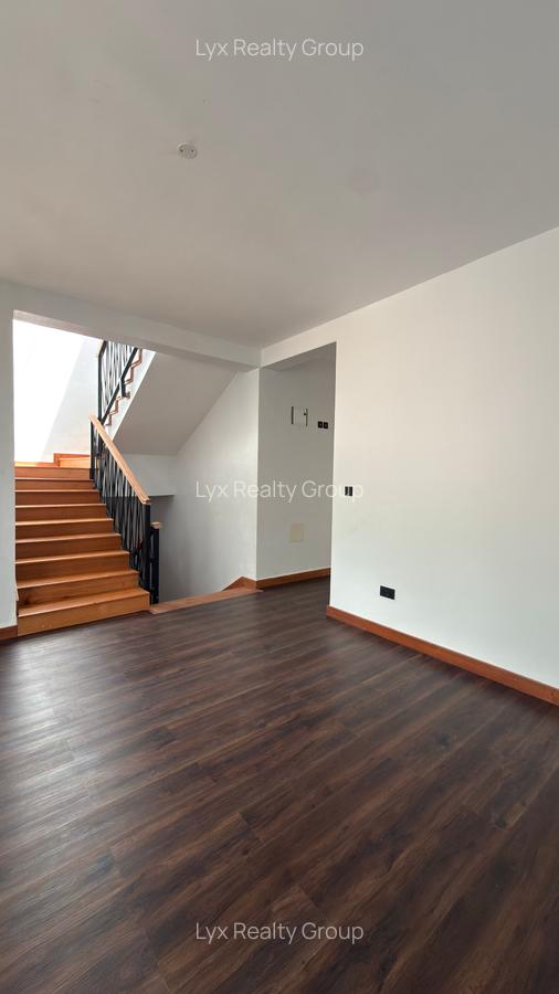 5 Bed Townhouse with En Suite in Kitisuru - 19