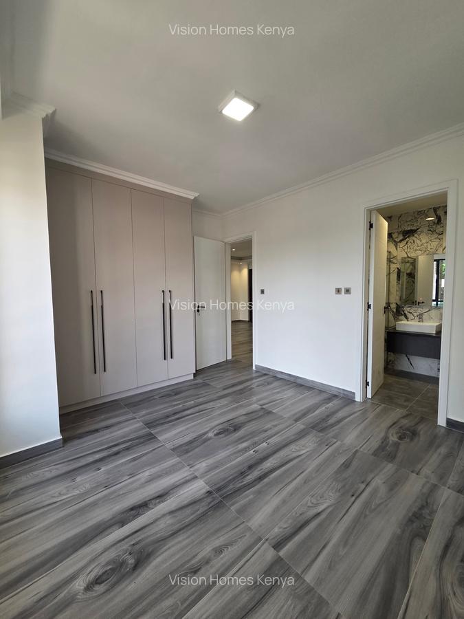 1 Bed Apartment with En Suite in Brookside - 9