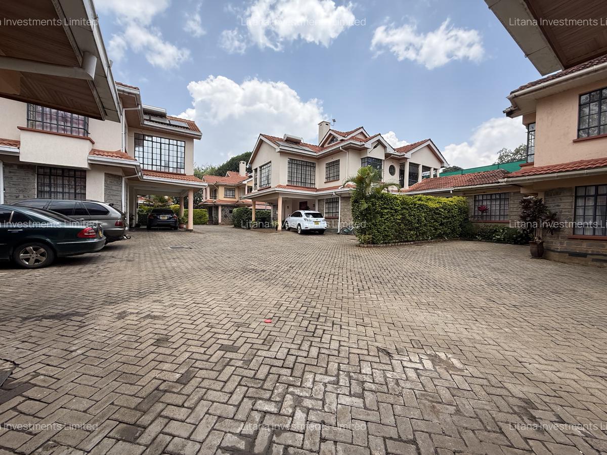 5 Bed Townhouse with En Suite in Lavington - 2