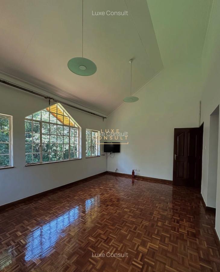 5 Bed Townhouse with Swimming Pool in Rosslyn - 6