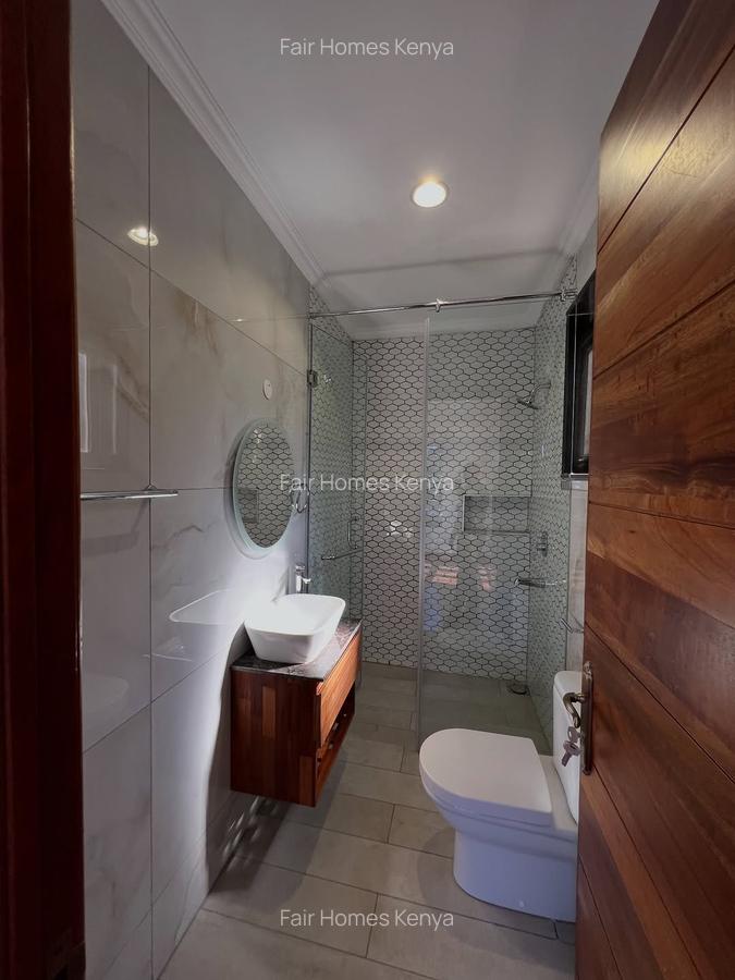 5 Bed Townhouse with En Suite at Lavington Green - 12