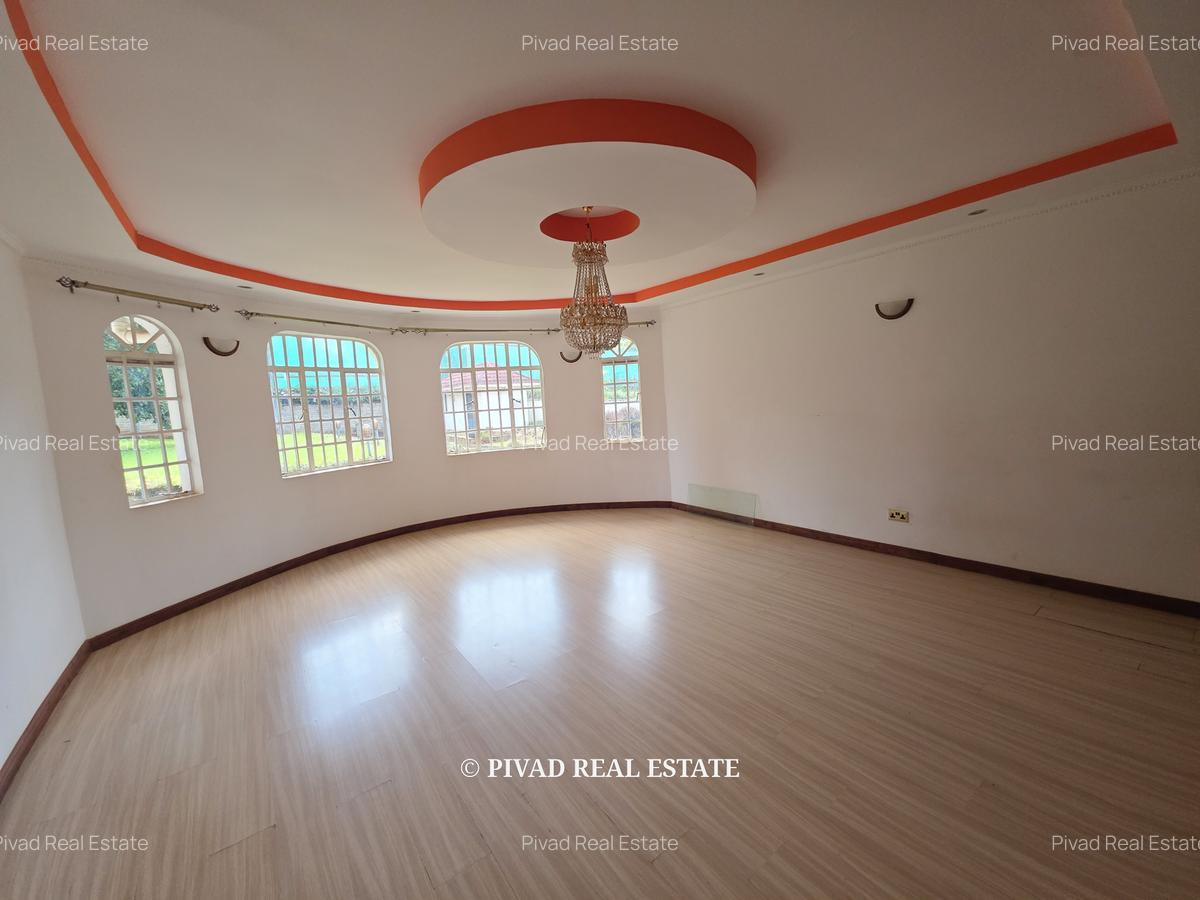 5 Bed House with Garden in Runda - 12
