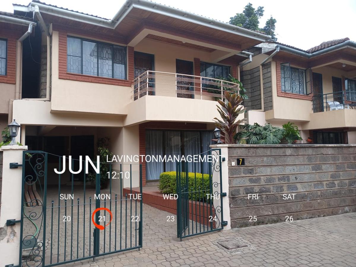 5 Bed Townhouse with En Suite at Lavington Green - 1