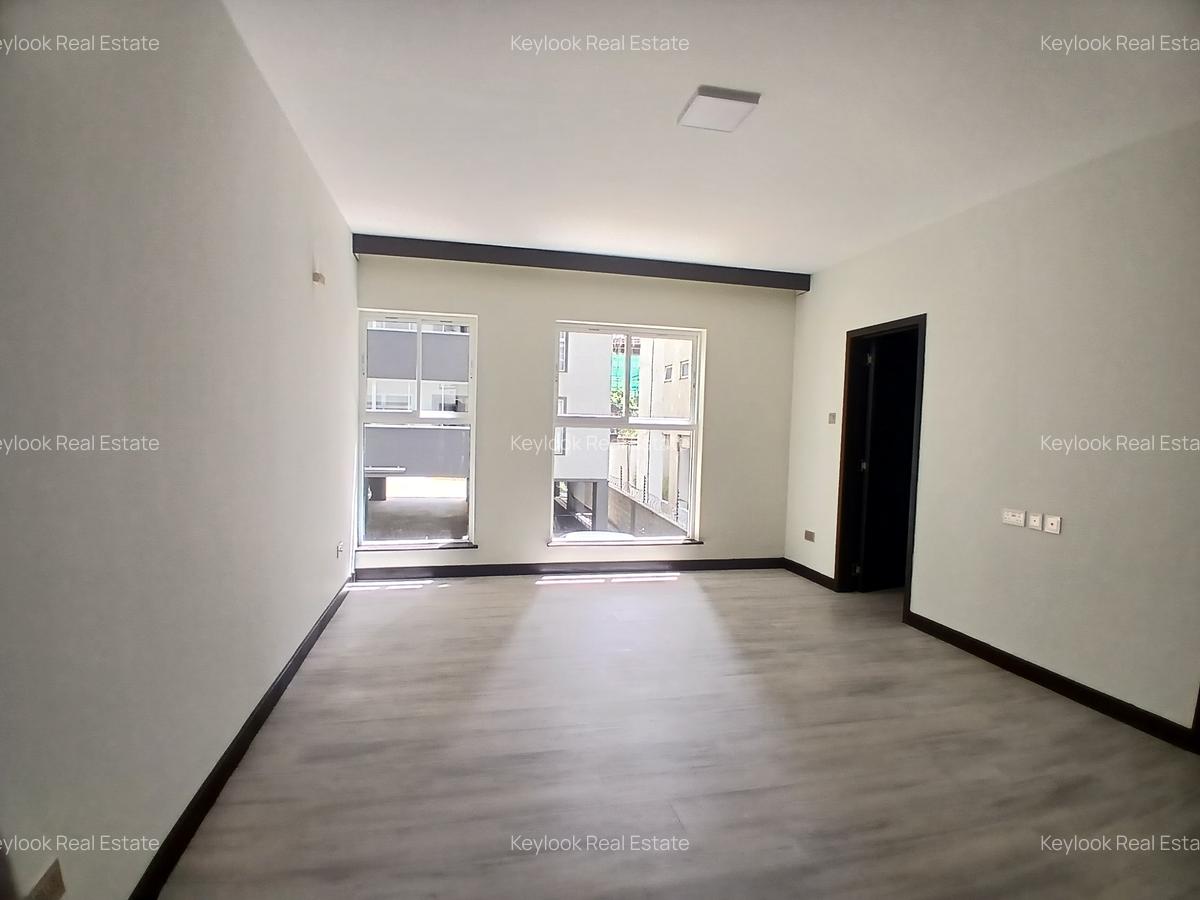 3 Bed Apartment with En Suite at Riverside Drive - 6