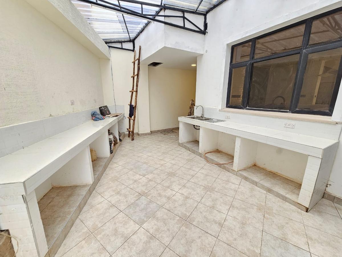 5 Bed House with En Suite in Kitisuru - 18