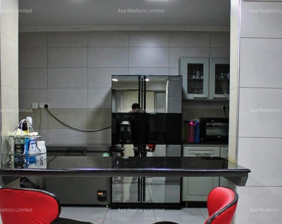 6 Bed Townhouse with En Suite at Karuna Close - 18