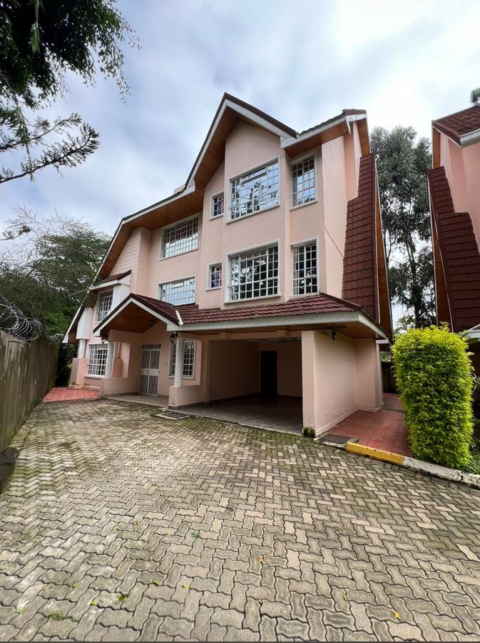 5 Bed Townhouse with En Suite in Lavington - 2