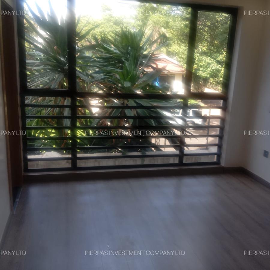 Serviced 3 Bed Apartment with En Suite in Riverside - 9