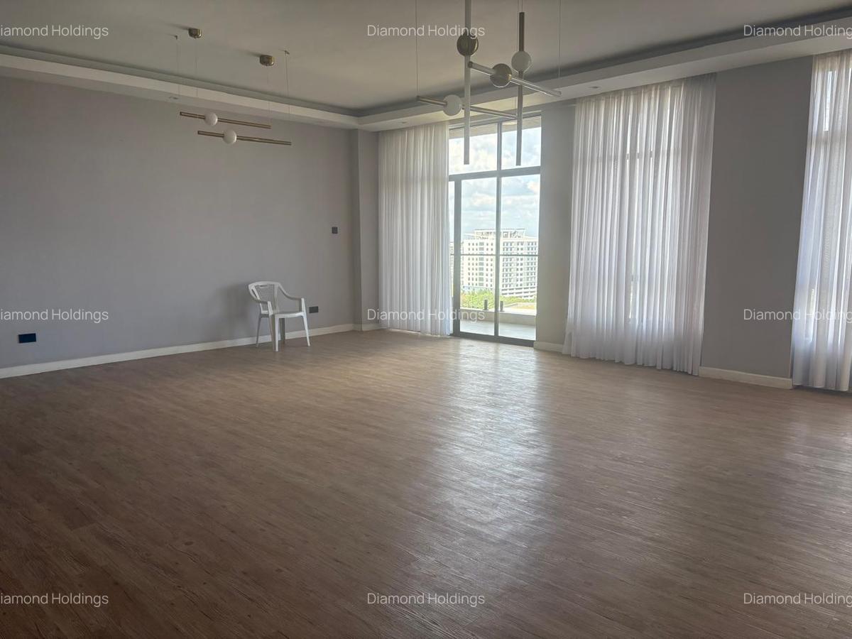 3 Bed Apartment with En Suite at Brookside - 14