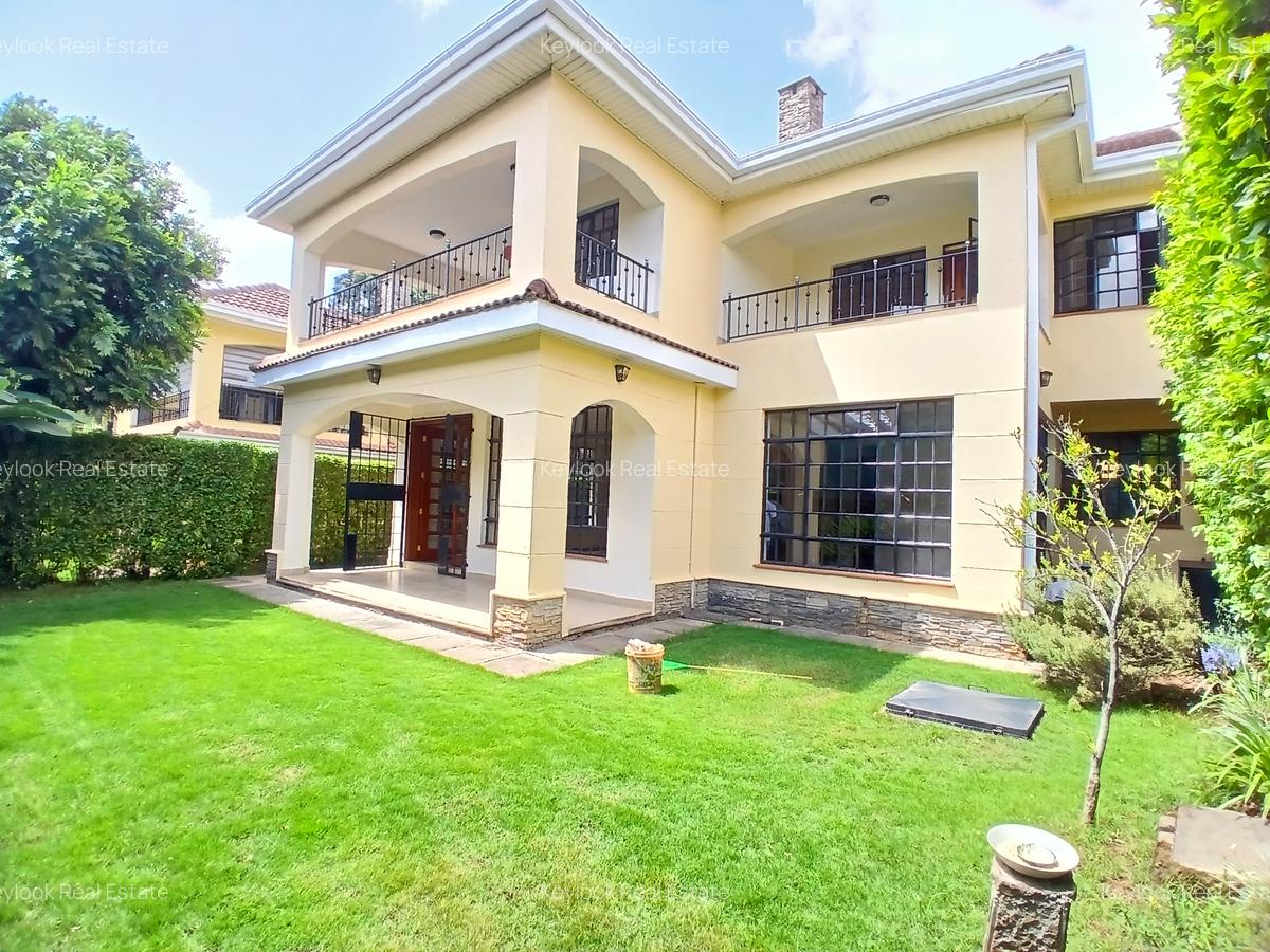 4 Bed Townhouse with En Suite at Lavington - 2