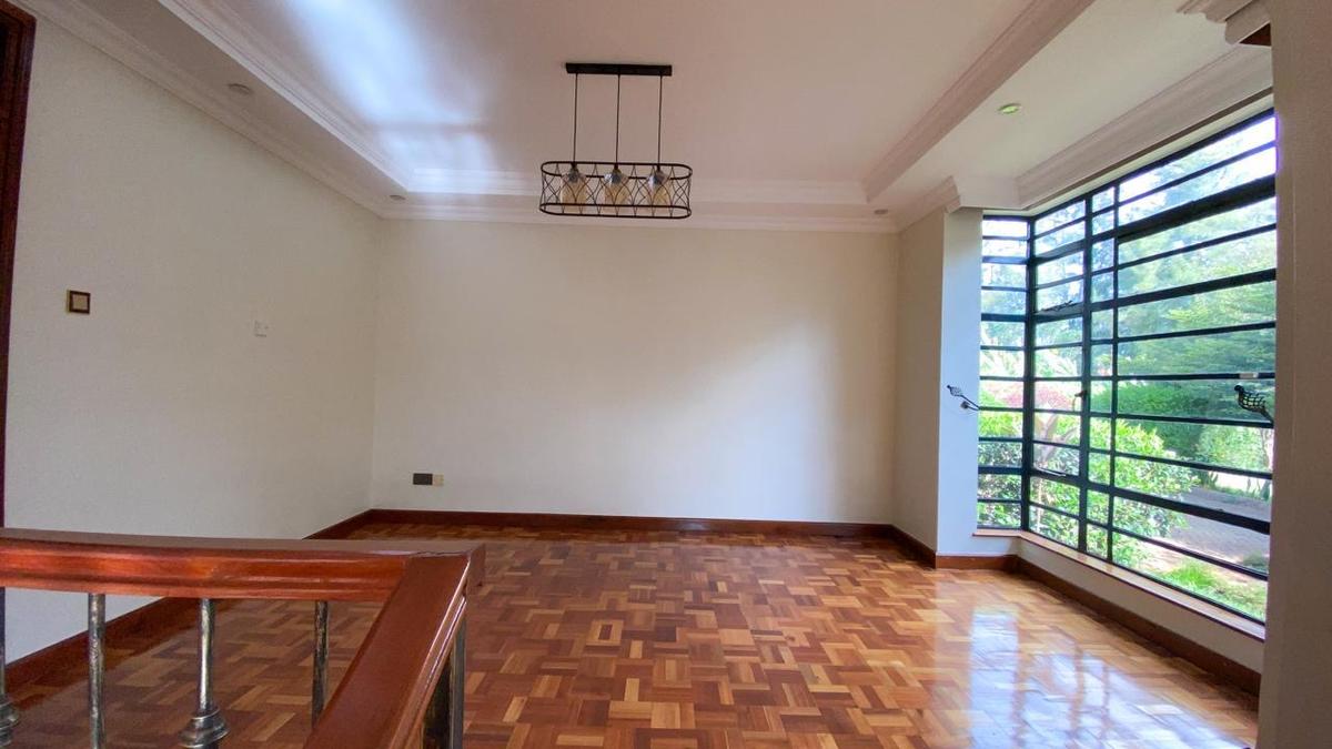 5 Bed Townhouse with En Suite in Rosslyn - 4