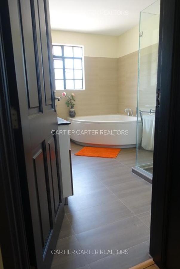 5 Bed Townhouse with En Suite in Karen - 7