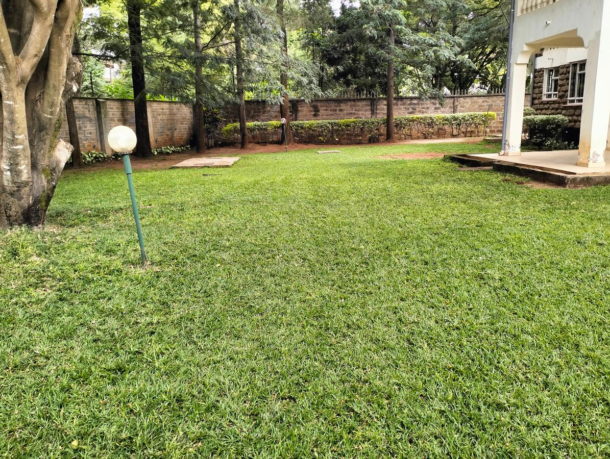 5 Bed Townhouse with En Suite in Lavington - 2