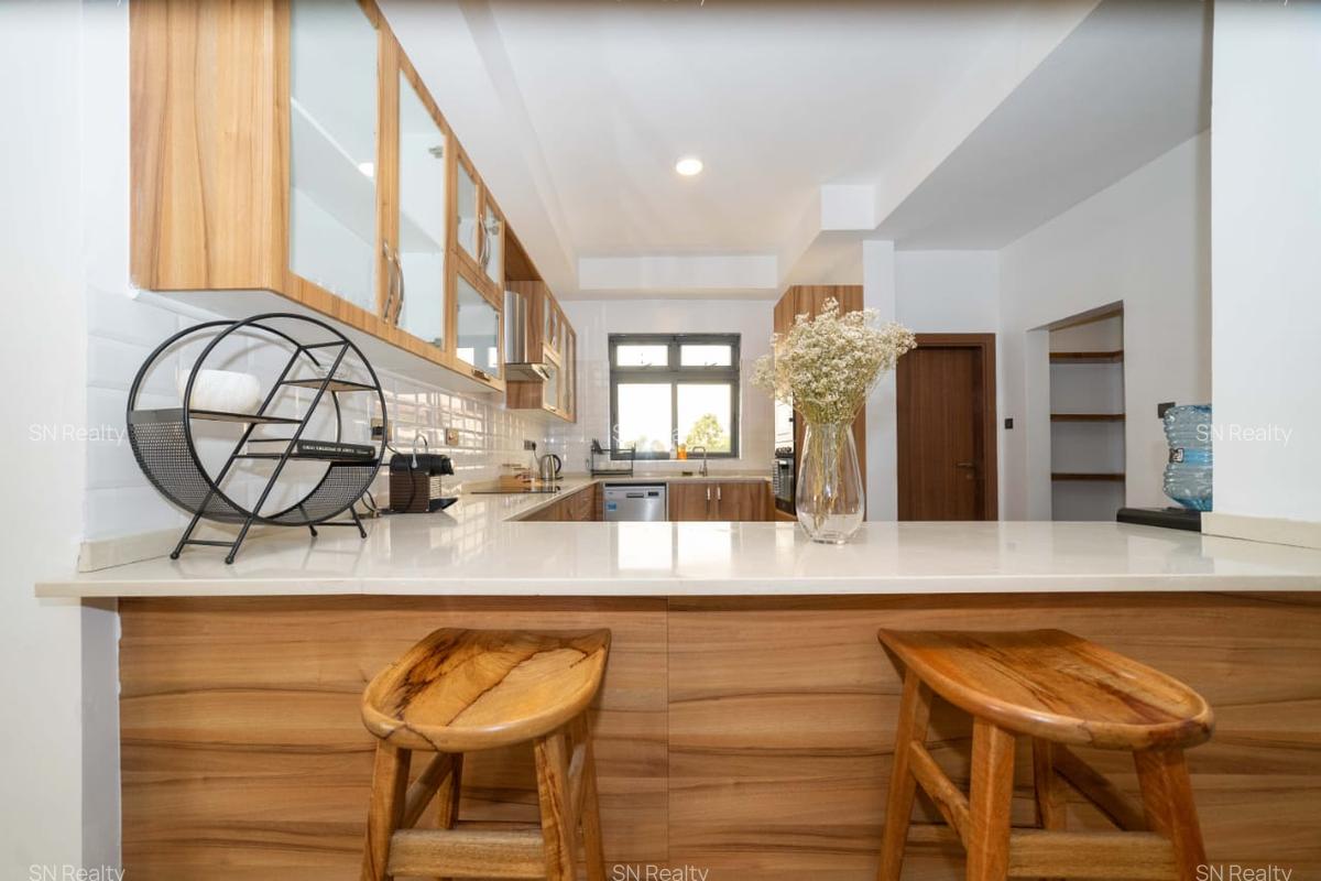 Furnished 4 Bed Apartment with En Suite in Spring Valley - 5