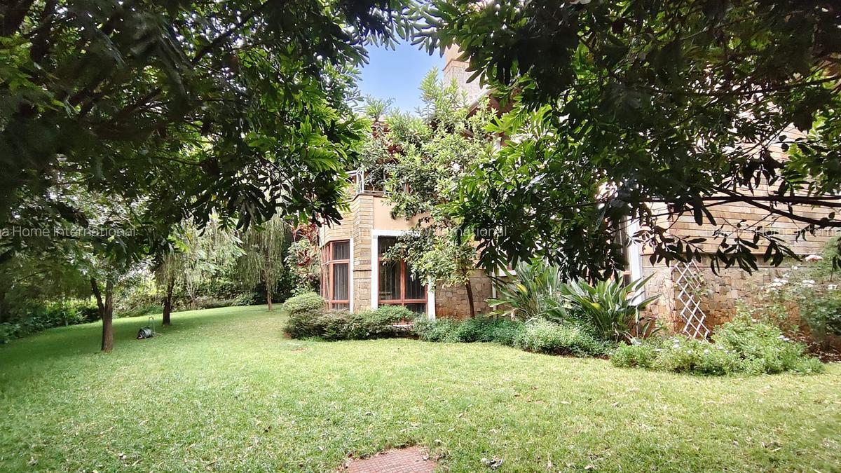 5 Bed Townhouse with En Suite in Runda - 19