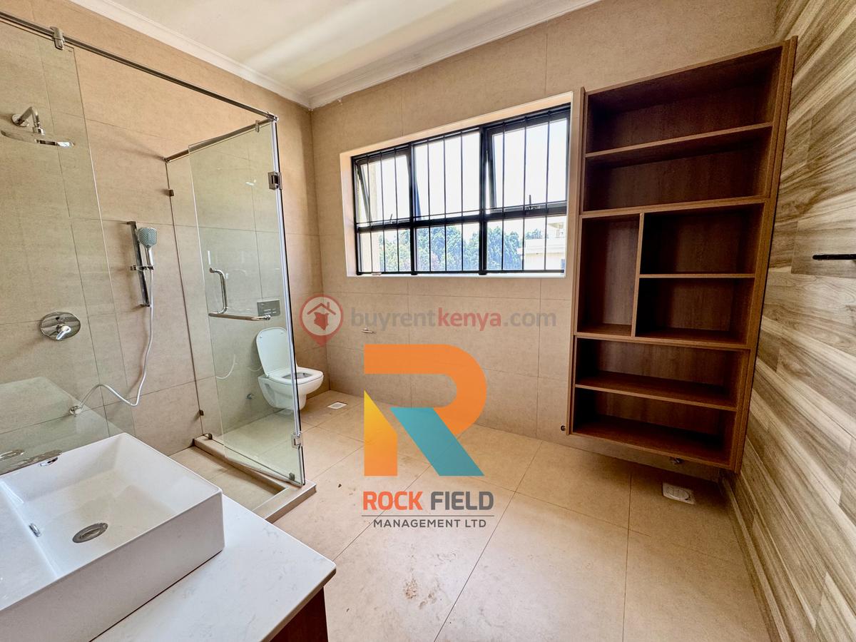 5 Bed Townhouse with En Suite in Loresho - 9