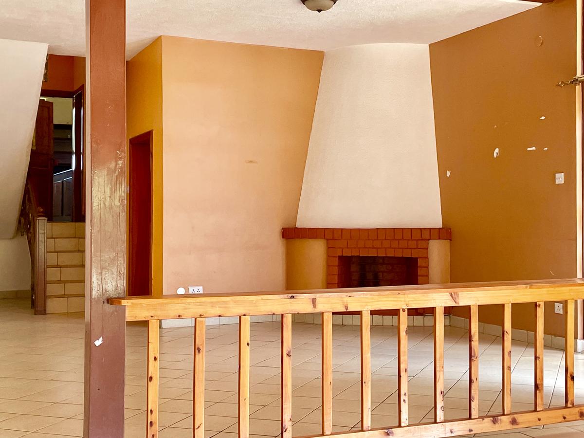 4 Bed Villa with En Suite in Windsor - 9