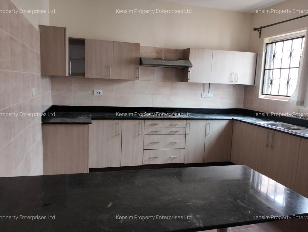 5 Bed Townhouse with En Suite in Spring Valley - 8