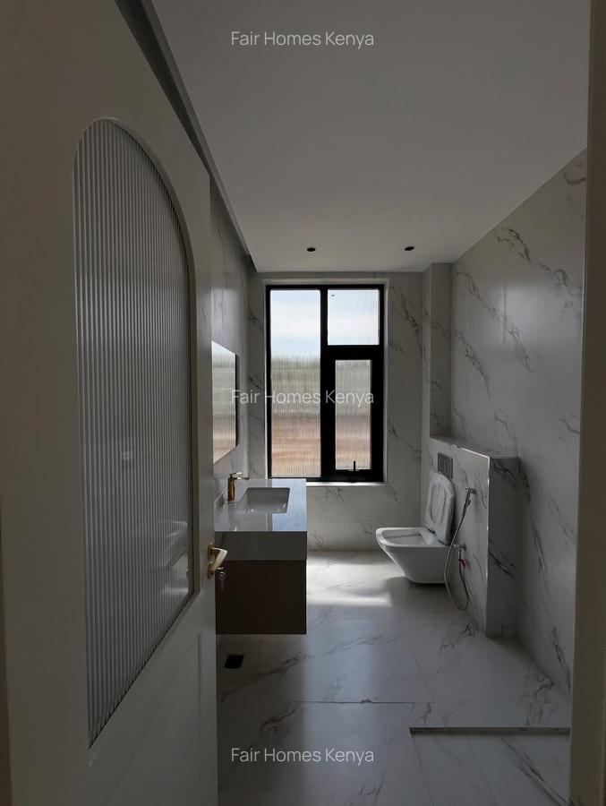 5 Bed Townhouse with En Suite at Lavington Green - 7