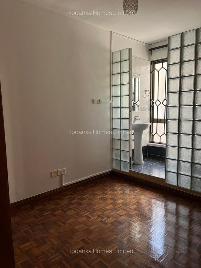 Serviced 3 Bed Apartment with En Suite in Kilimani - 11
