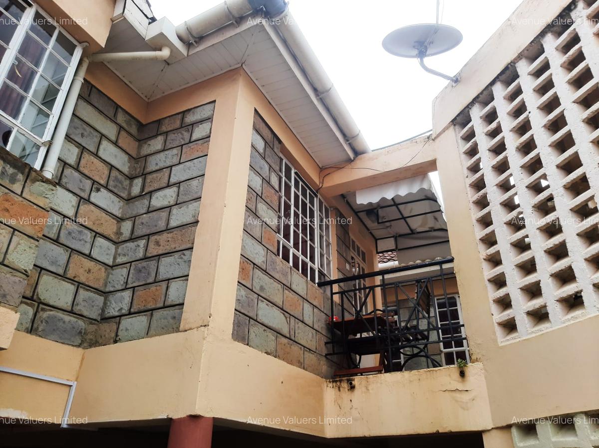 10 Bed House with En Suite at Chady Road - 3