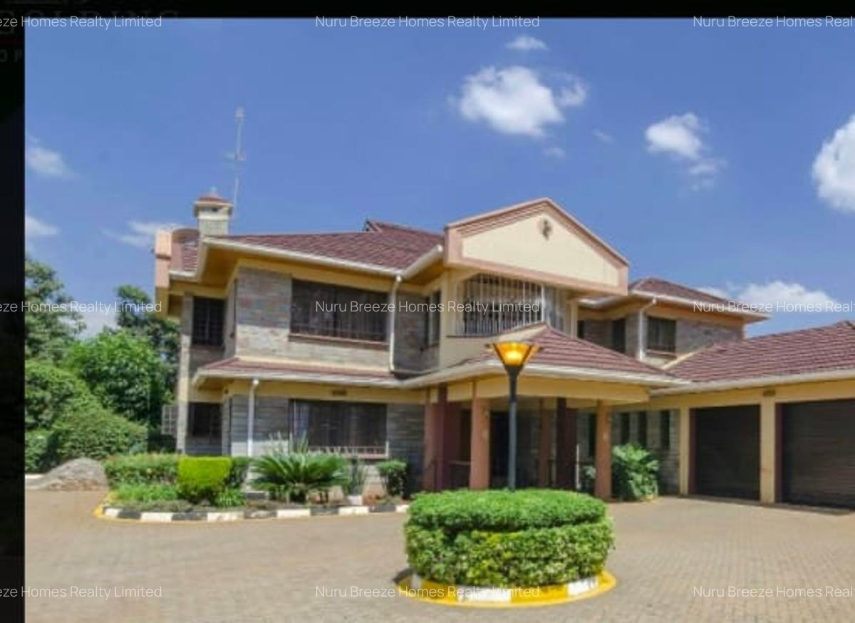 5 Bed House with En Suite in Runda - 1