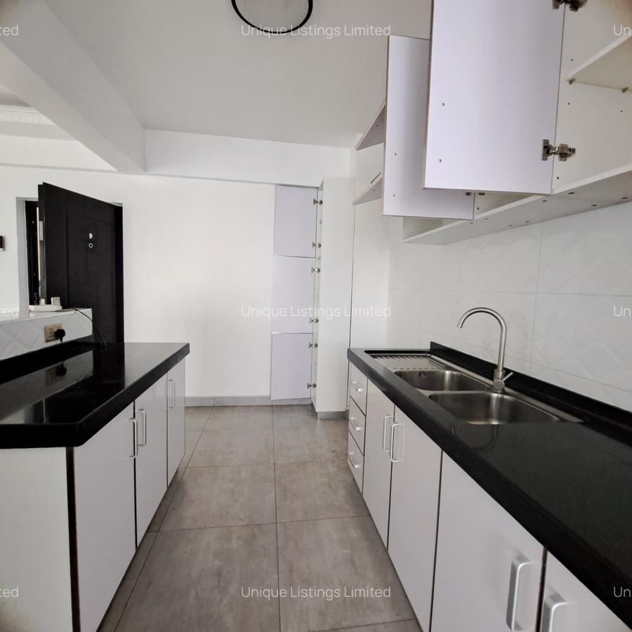 2 Bed Apartment with En Suite in Kilimani - 4