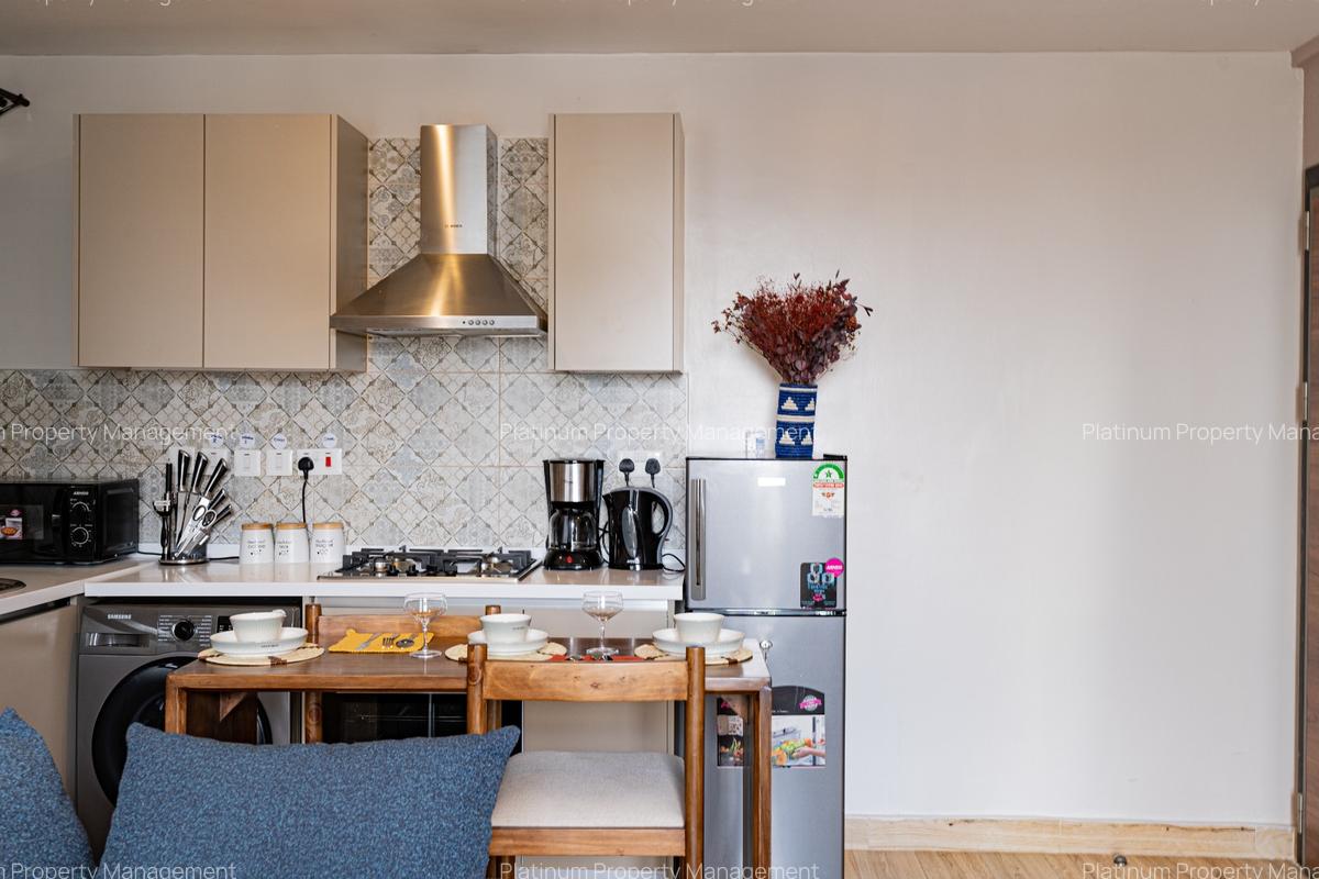 Serviced 1 Bed Apartment with En Suite at Westlands Rd - 6