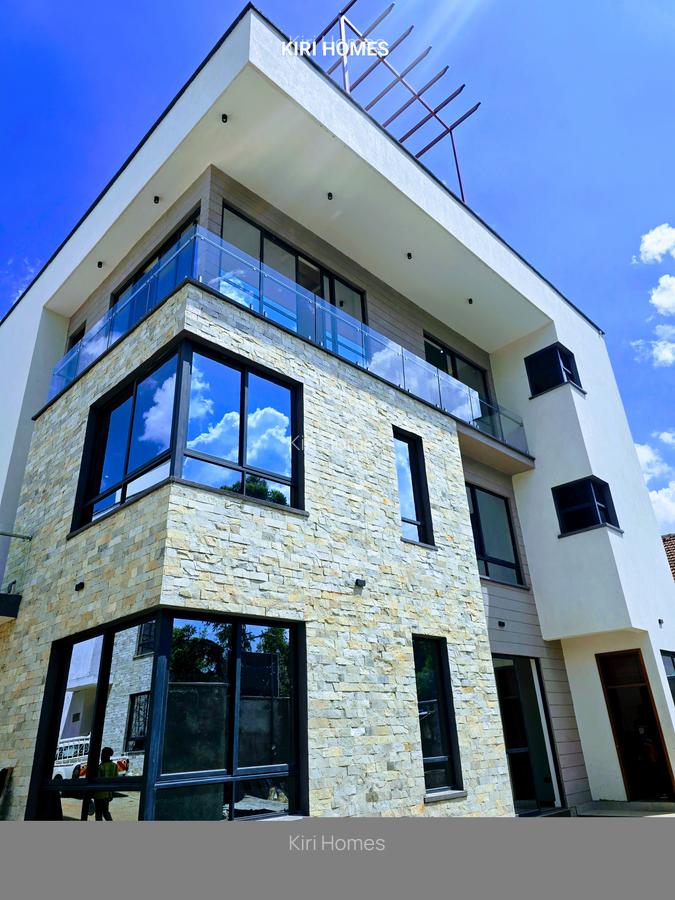 5 Bed Townhouse with En Suite in Lavington - 1