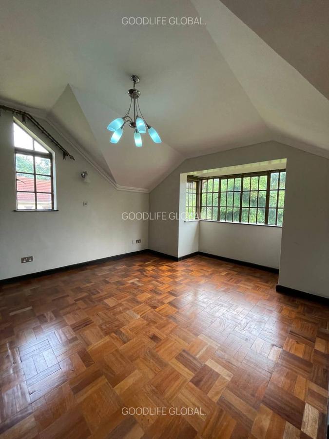 4 Bed Villa with En Suite at Rosslyn - 15