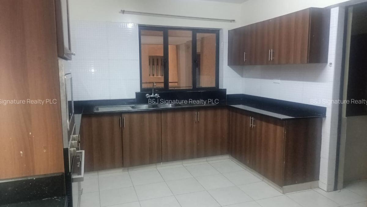 3 Bed Apartment with En Suite in Kilimani - 11