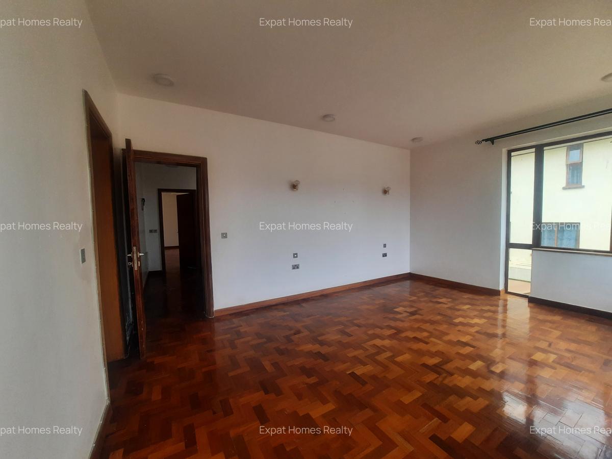 6 Bed Villa with En Suite in Lavington - 6