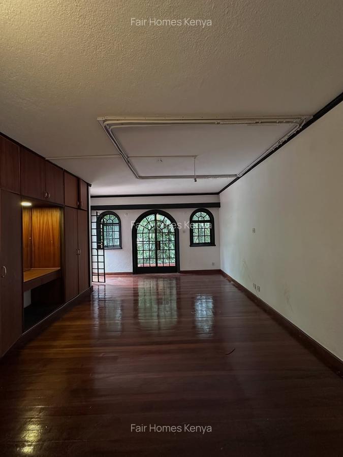 4 Bed Townhouse with En Suite at Riverside Drive - 11