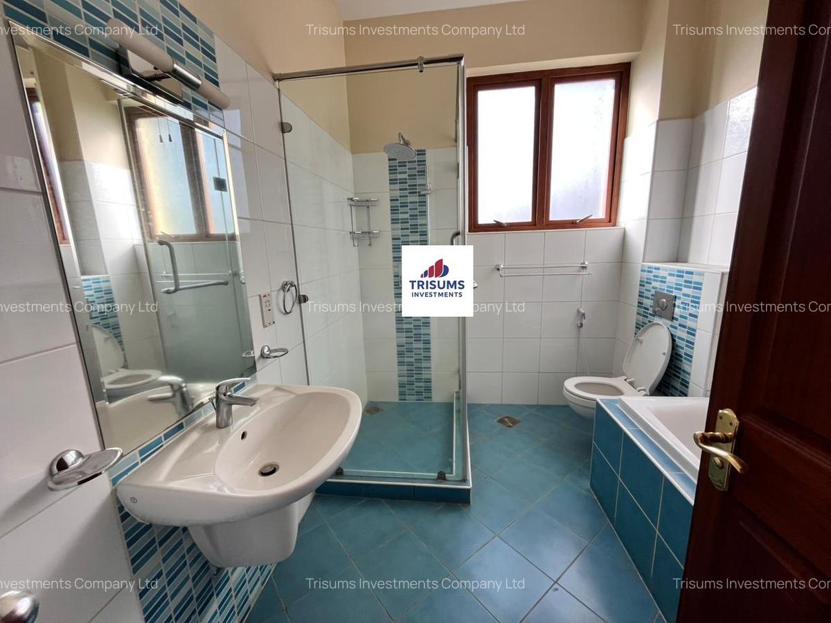 5 Bed Villa with En Suite in Kitisuru - 15
