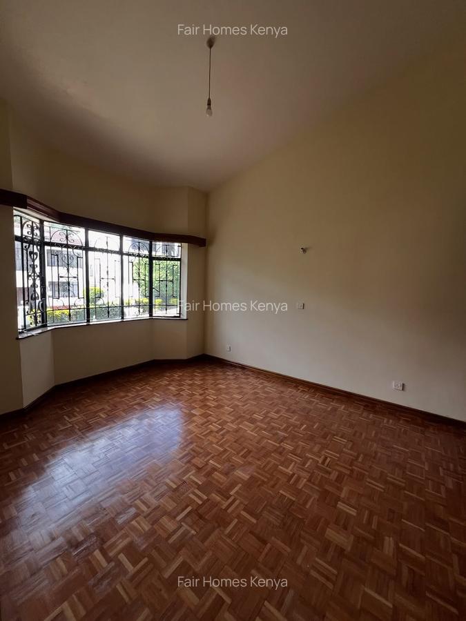 5 Bed Townhouse with En Suite at Riverside Drive - 6