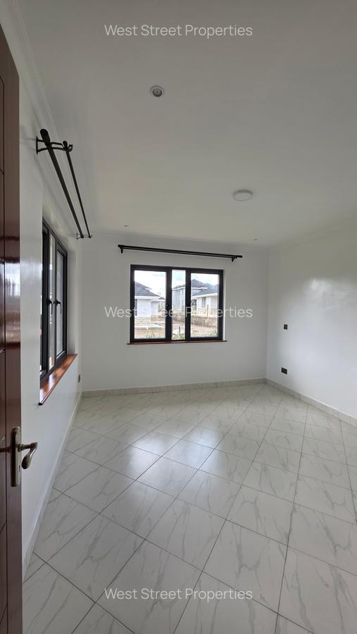 3 Bed Townhouse with En Suite at Arthiriver - 5