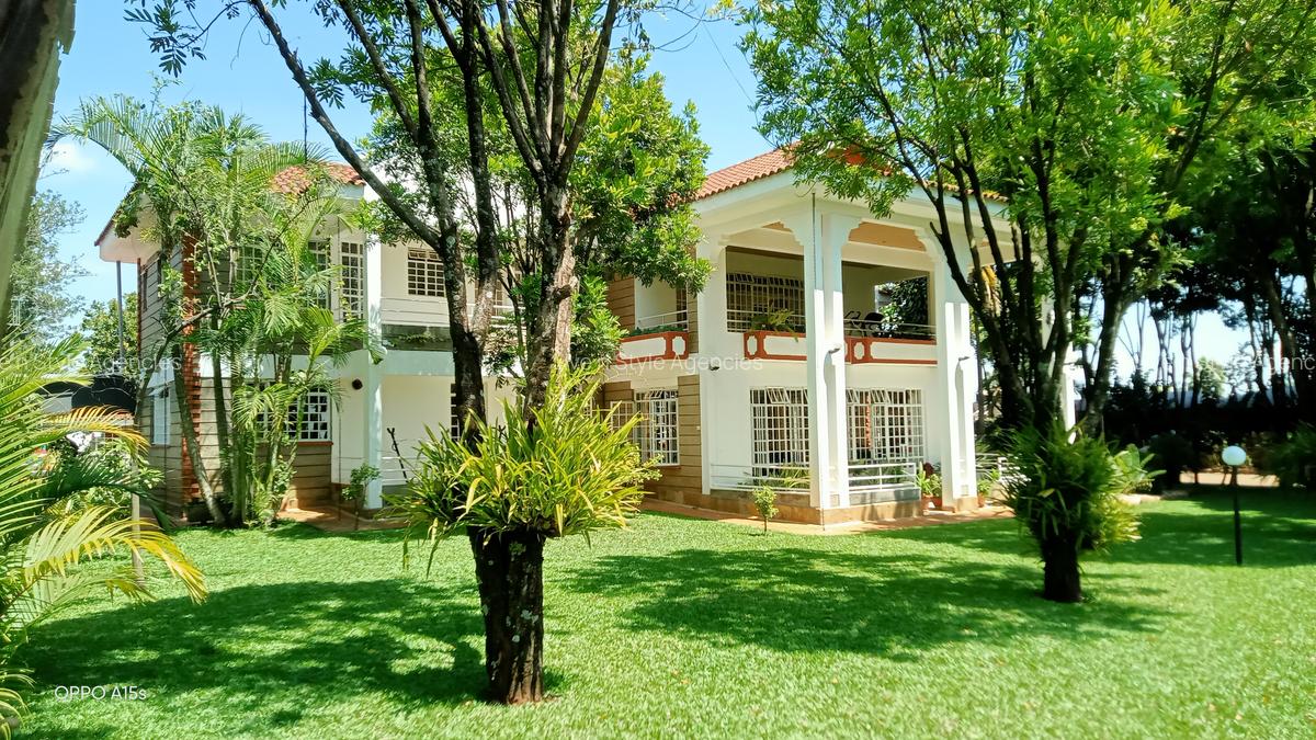 6 Bed House with En Suite in Runda - 20