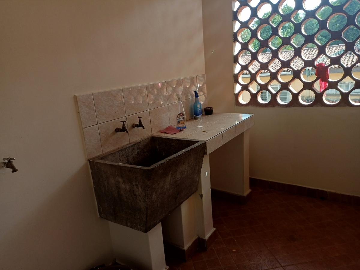 3 Bed Apartment with Borehole in Kilimani - 6