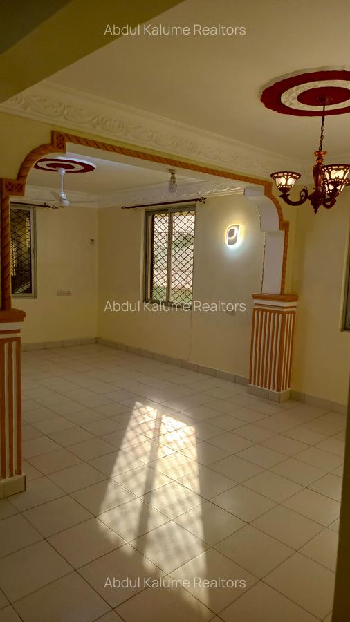 Serviced 10 Bed Apartment with En Suite at Bamburi - 5