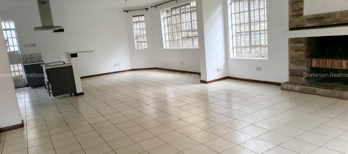 4 Bed Townhouse with En Suite in Spring Valley - 13
