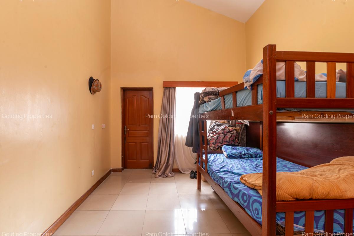 4 Bed Townhouse with Staff Quarters at Road C - 11